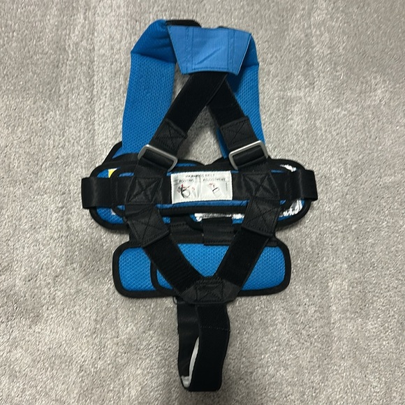 RideSafer Travel Vest - Picture 4 of 8